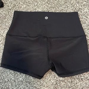 Lululemon size 4 spandex shorts